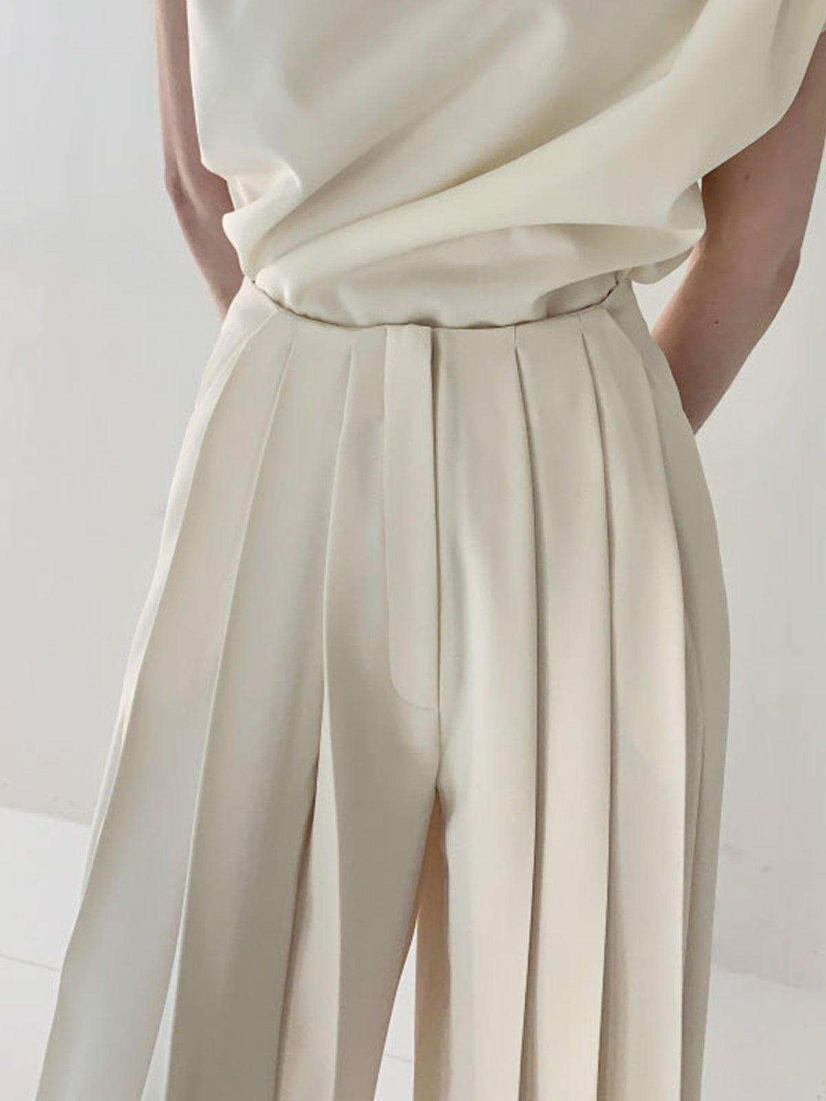 Crown Elara™ | Pleated High Waist Trousers