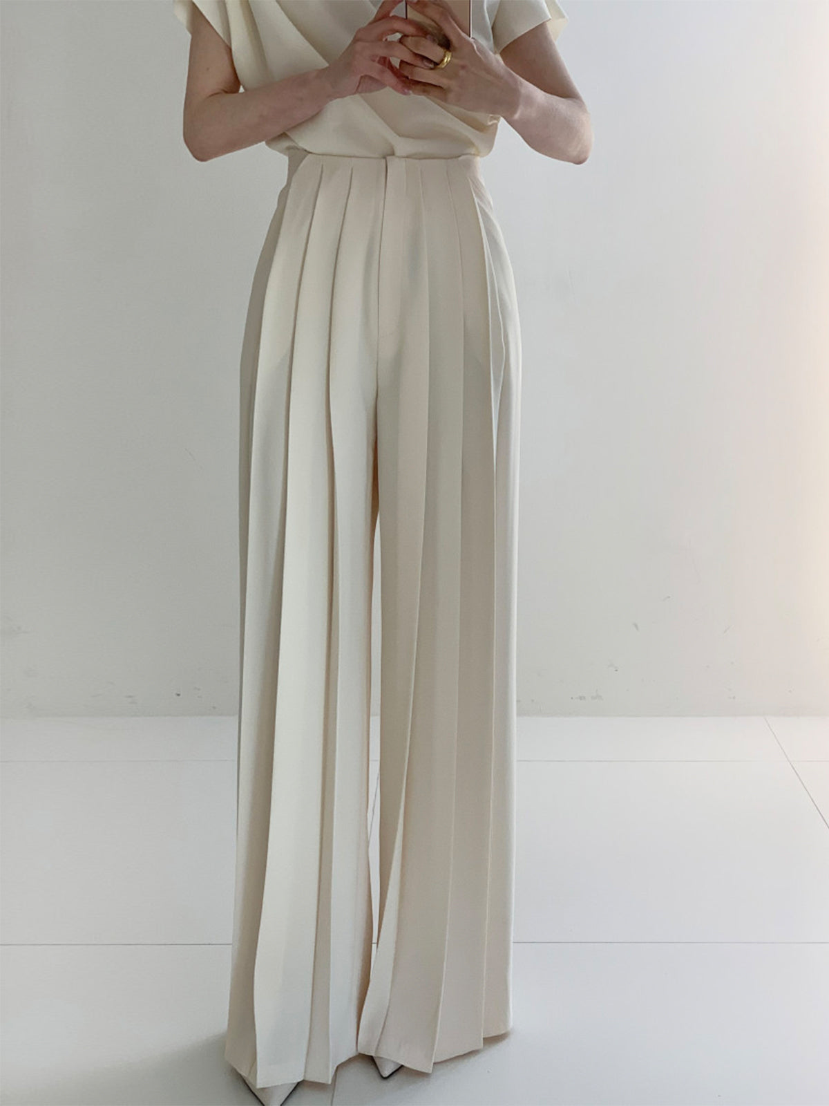 Crown Elara™ | Pleated High Waist Trousers