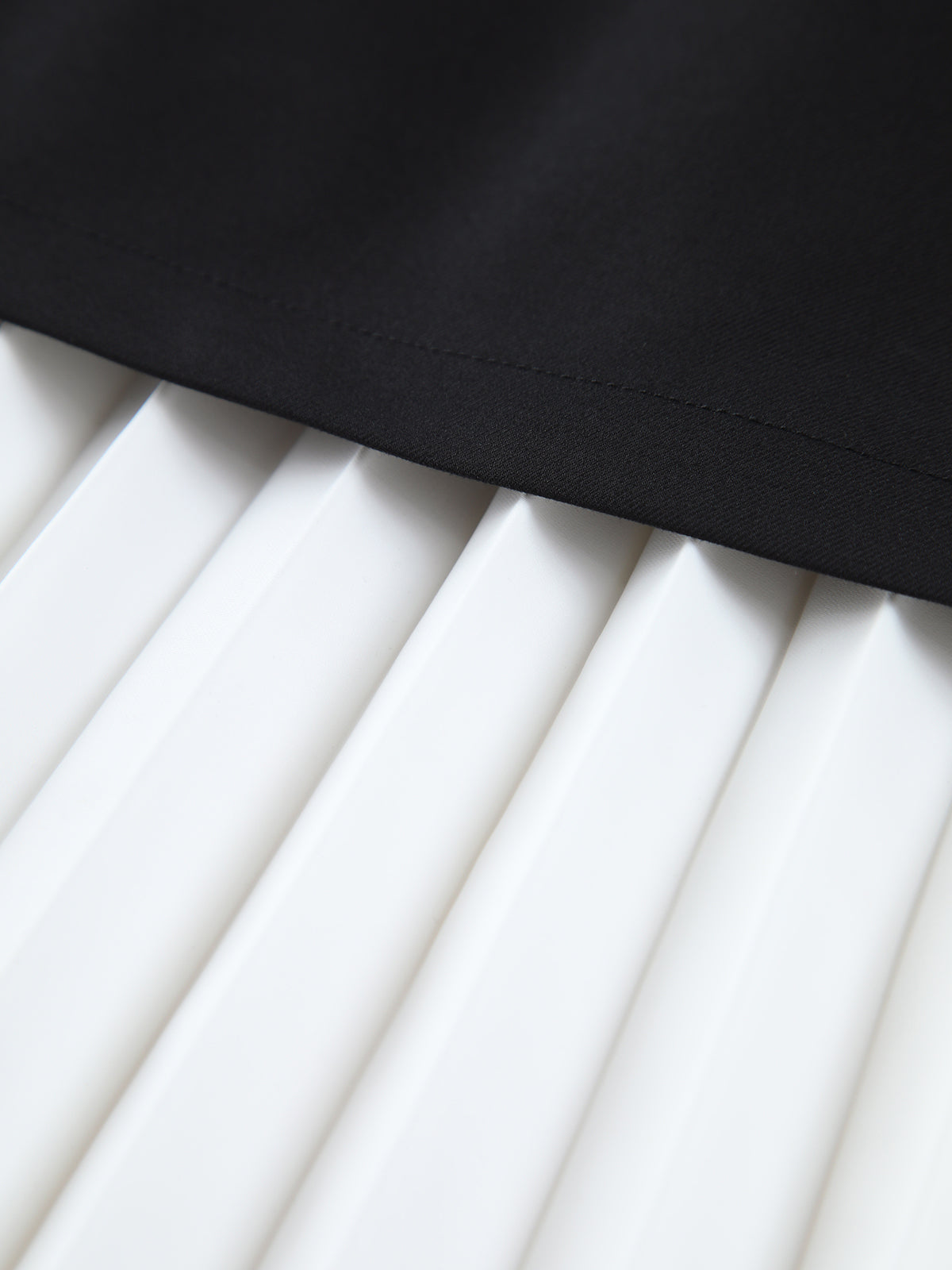 Crown Elara™ | Two Tone Pleated Skirt