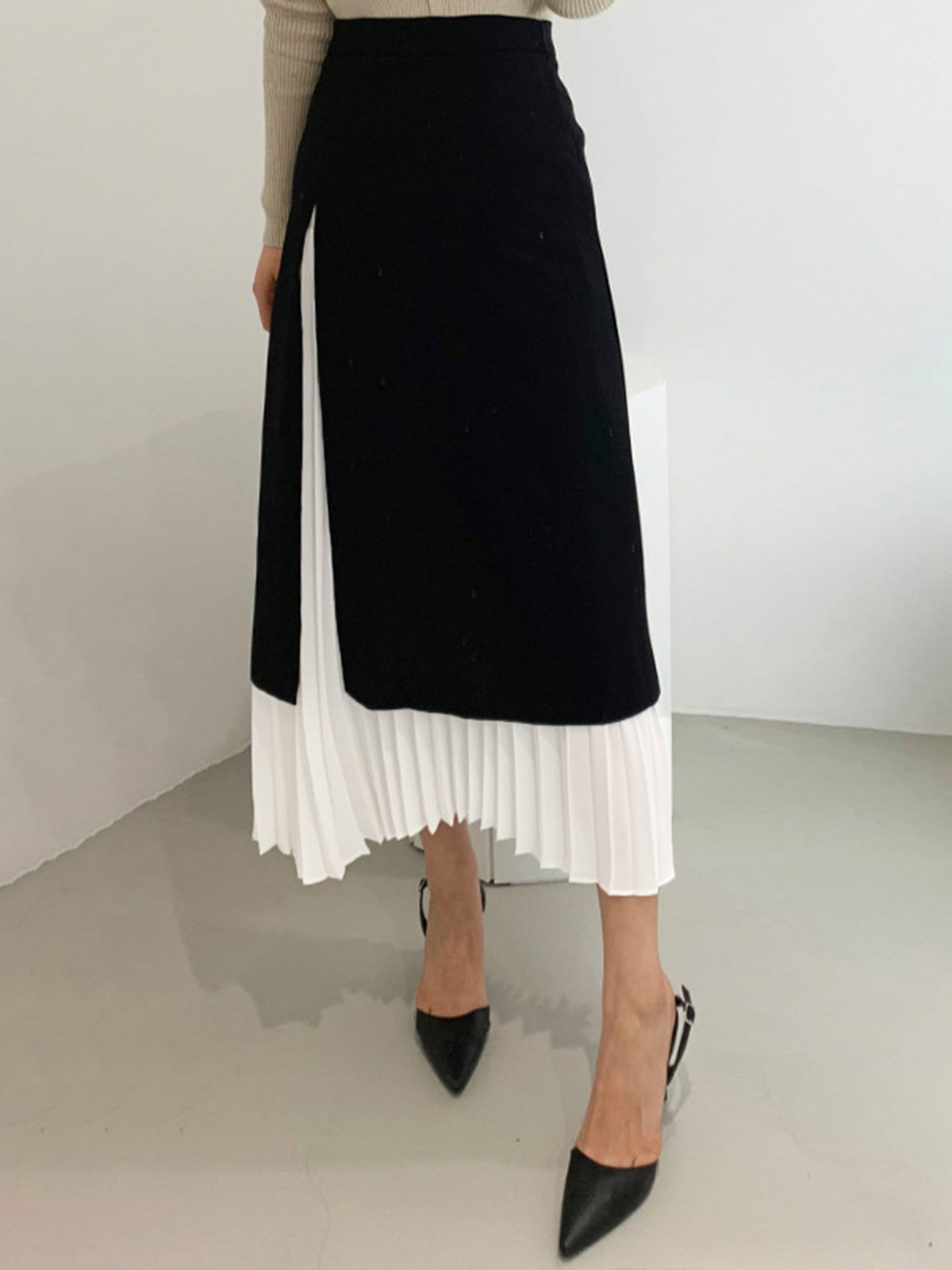 Crown Elara™ | Two Tone Pleated Skirt