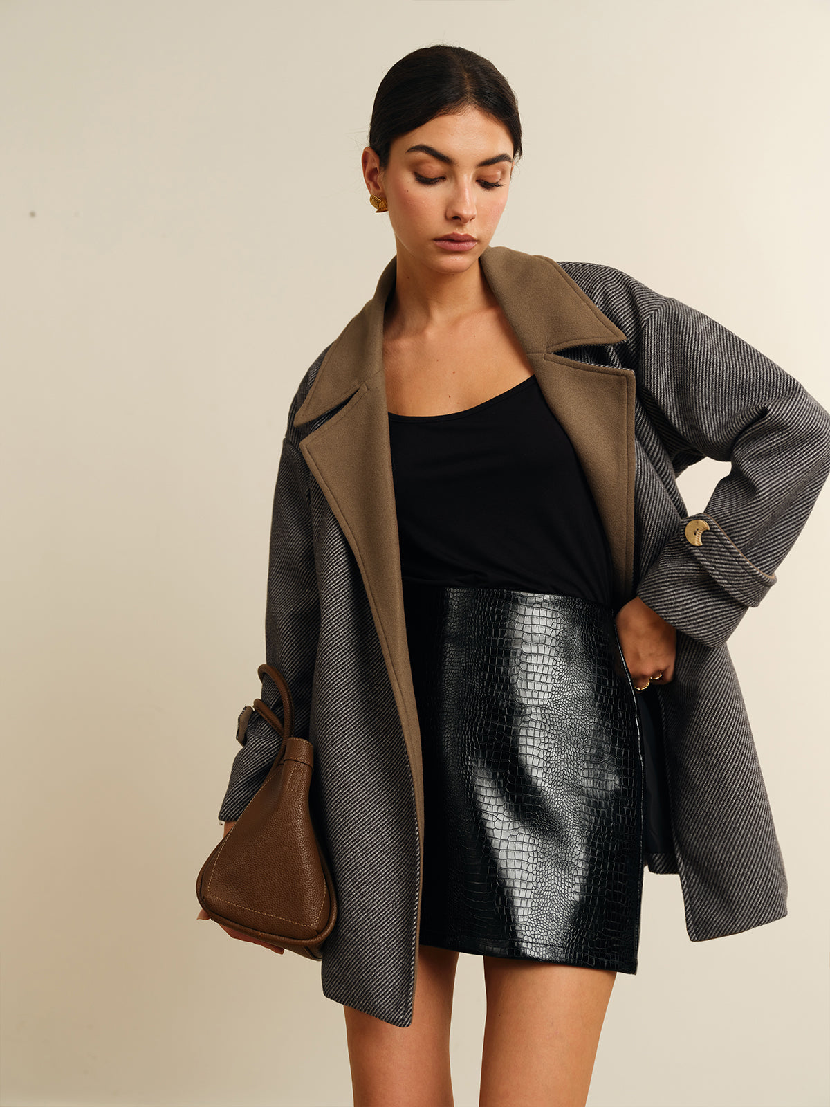 Crown Elara™ | Wool Coat With Contrast Collar And Belt