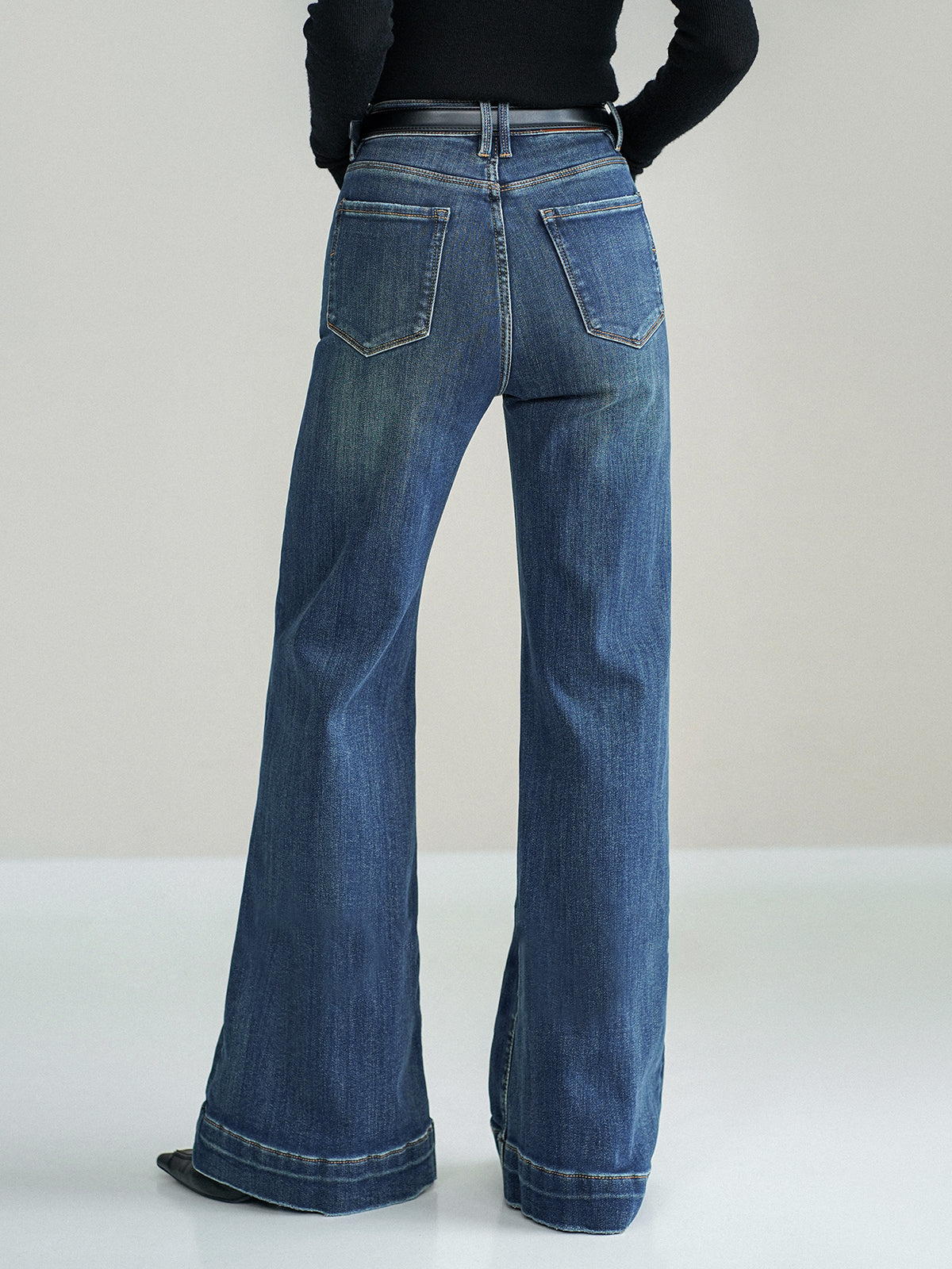 Crown Elara™ | Mid-Waist Bootcut Denim Jeans