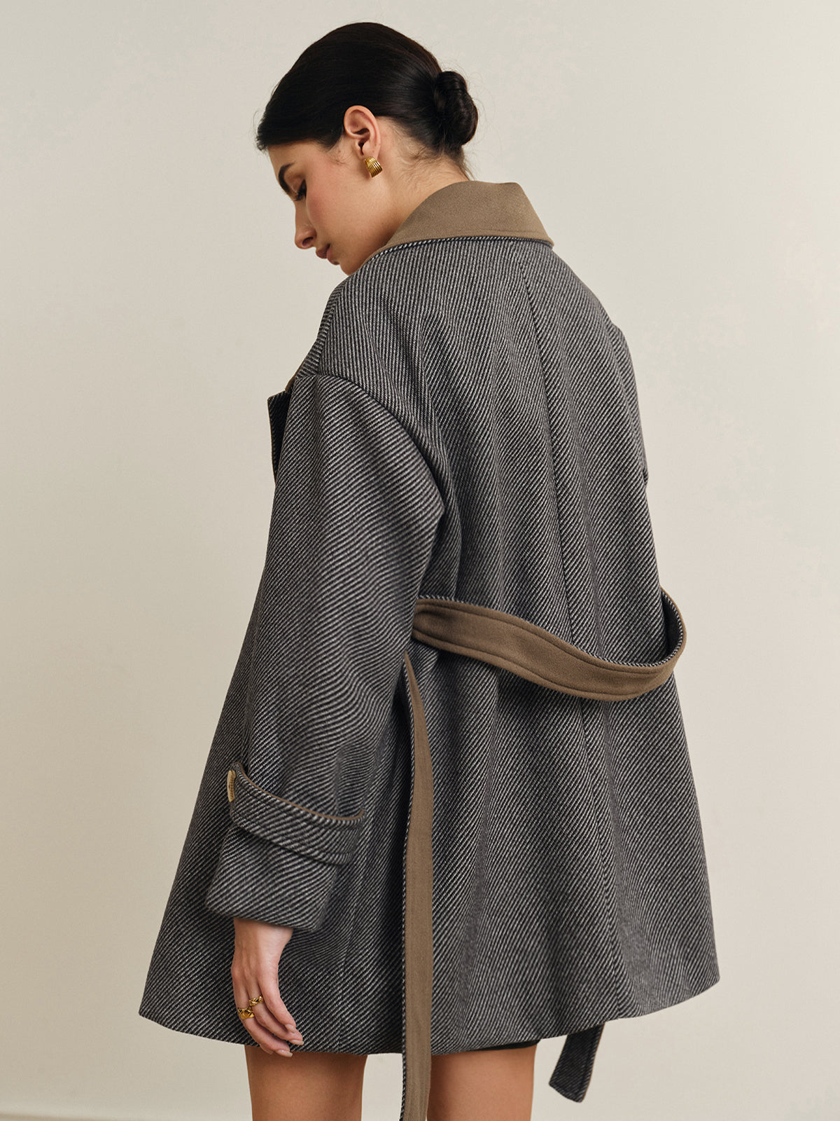 Crown Elara™ | Wool Coat With Contrast Collar And Belt